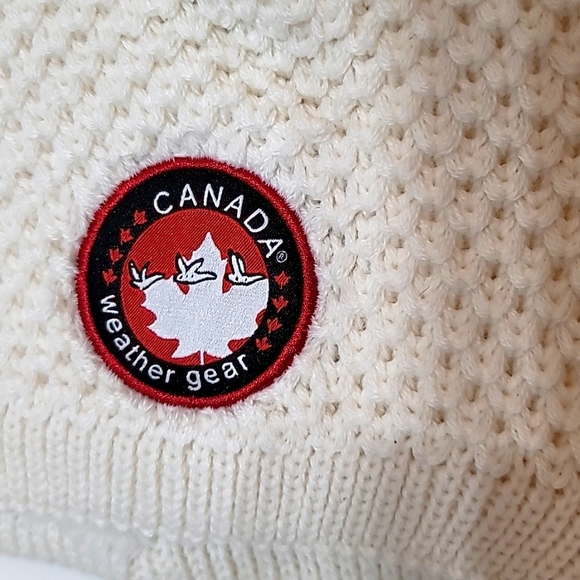 Canada Weather Gear  Hat & Mittens 2 piece set - Picture 5 of 6